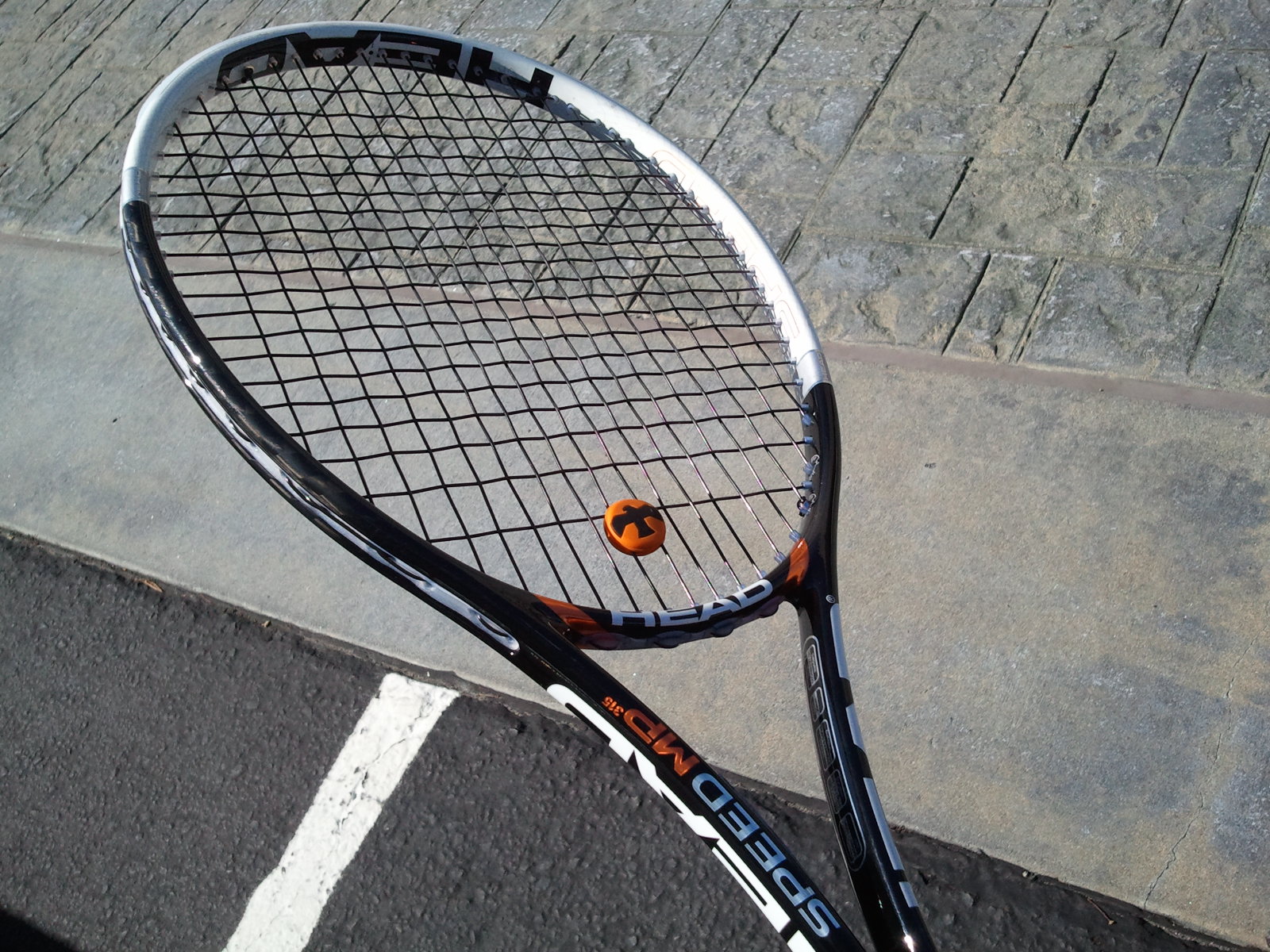 Wilson NXT "black" strings in my Head racquet